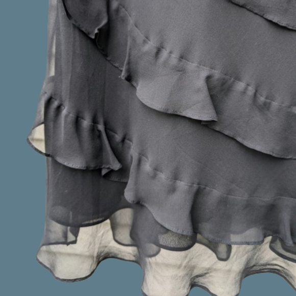 Vintage Ann Taylor black silk dress Size 8 in excellent condition. - Picture 4 of 5